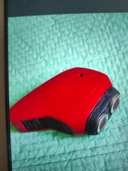 Aparat electric de bărbierit