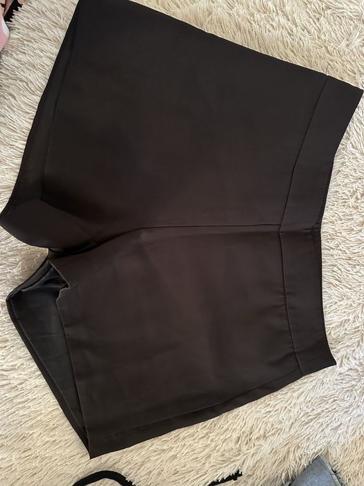 Продам шорты новые