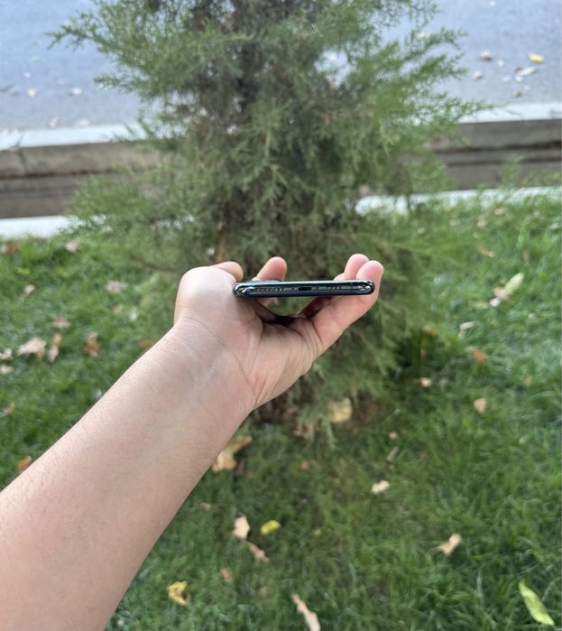Iphone 11 Pro Max Xolati Ideal 64gb 77 feys ishlamidi ekran radnoy