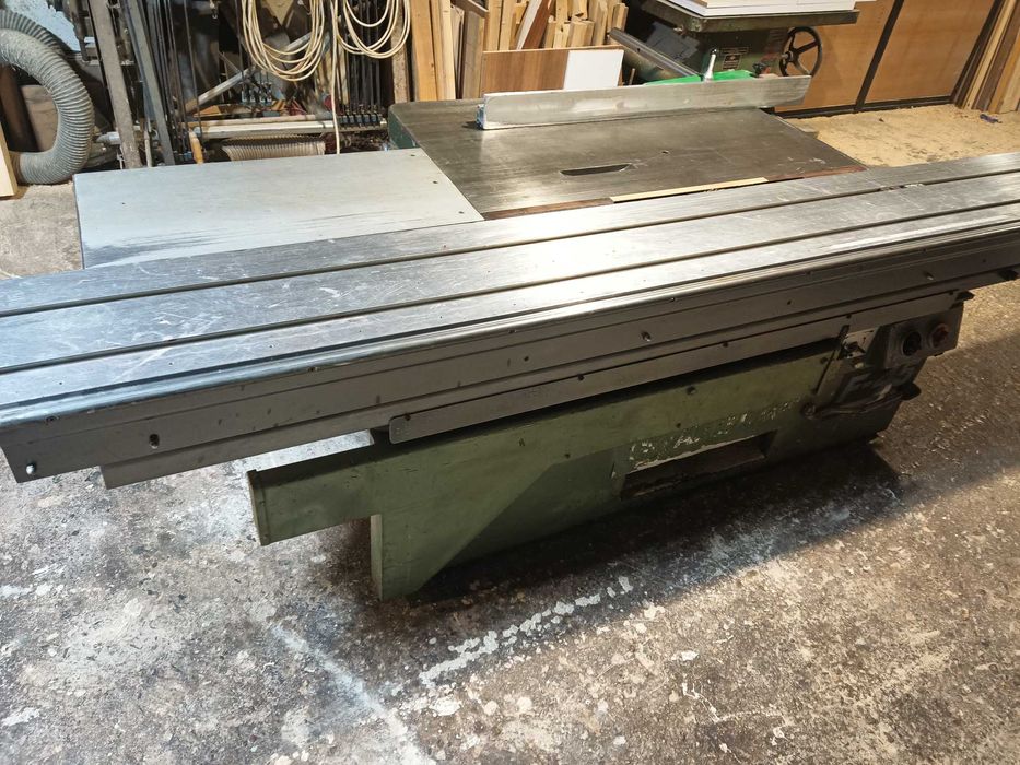 Utilaje tamplarie circular cu masa mobila