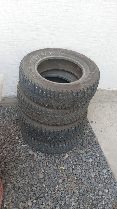 Продам R14 Б/У шипы