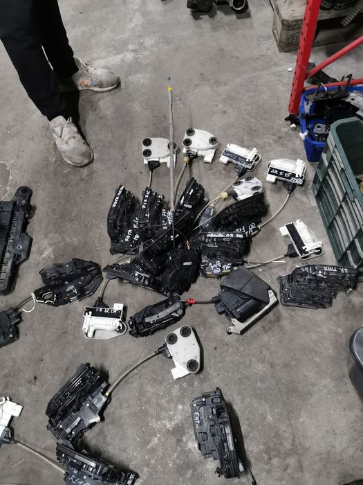 Încuietoare broască ușa soft close bmw x5 x6 f15 f16 2017 volan pe sta