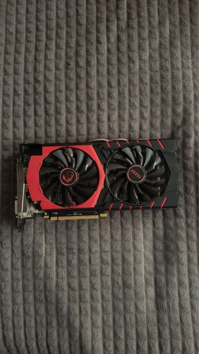 Vând placa video R9 380