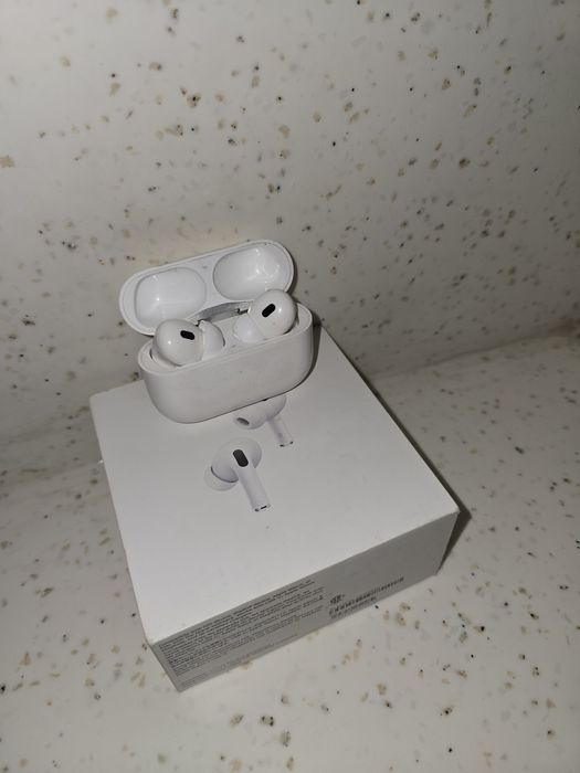 Apple Airpods  Pro.