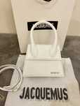Poseta/Geanta Jacquemus Le Chiquito Moyen alb
