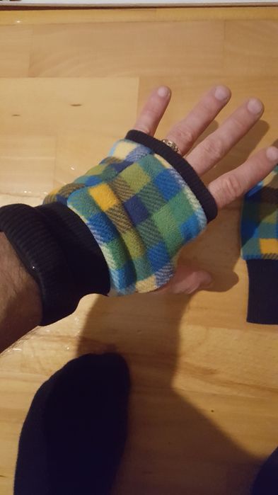 Manusi fara degete polar cu blanita in interior dama marime M foarte c