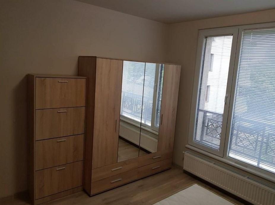 Дава се под наем Тристаен апартамент в София, Младост 2 - 80 кв.м за 750 € - Снимка #4