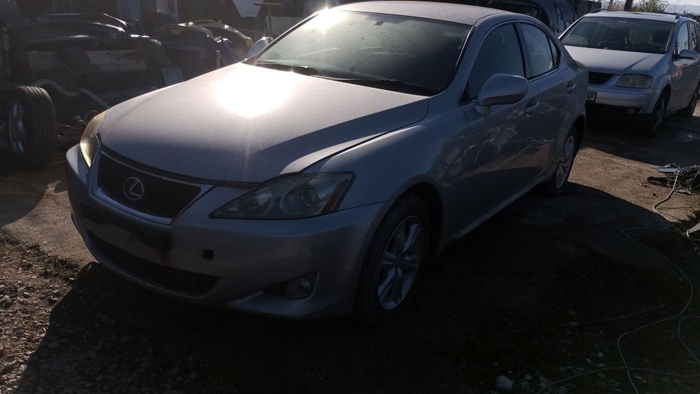 Лексус ИС 220 д 2007 г само на части.