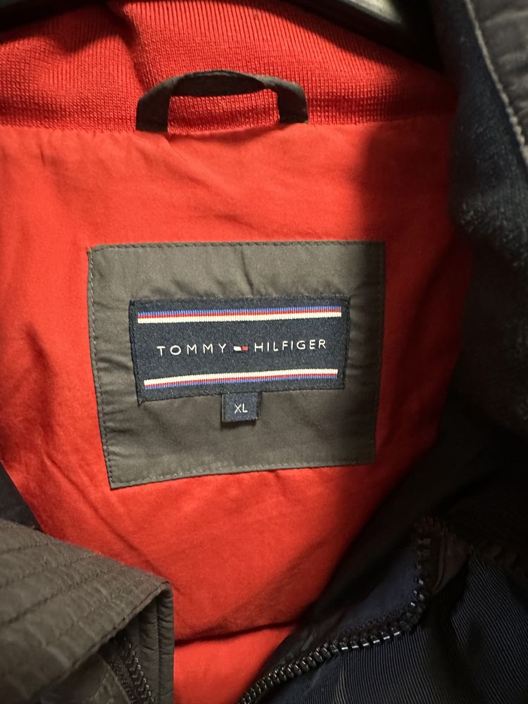 Tommy hilfiger geaca de puf  originala deosebita