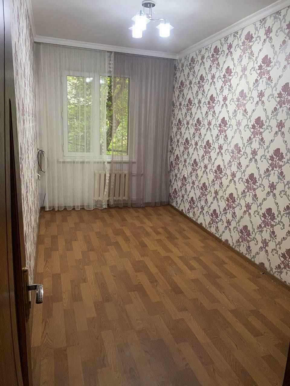 Chilonzor tumani. Chilonzor metrosini yonida 3 xonali uy.