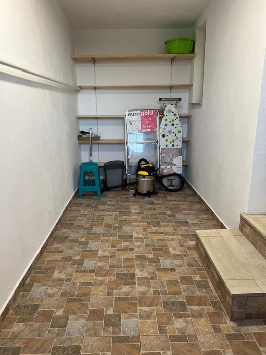 Inchiriez garsoniera Rm Valcea