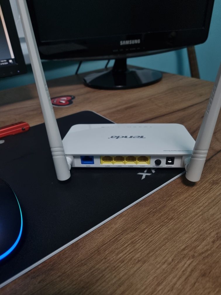 Router tenda F300 nou