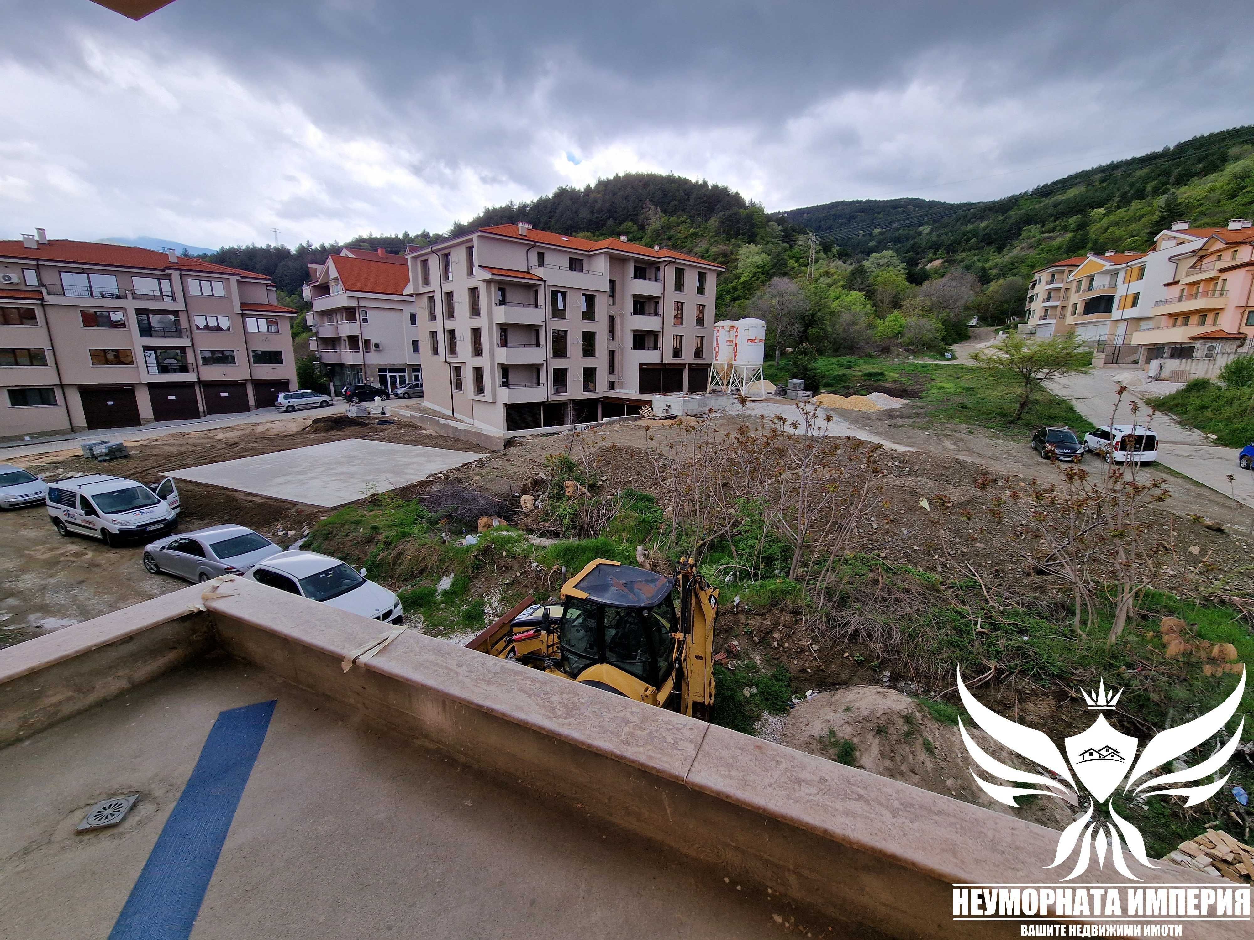 Продавам нов тристаен 92кв. ет. 3 в гр.Асеновград, кв.Стадиона