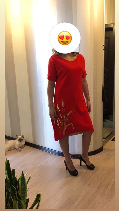 Дизайнерское платье, ручная работа, вышивка камнями и пайетками