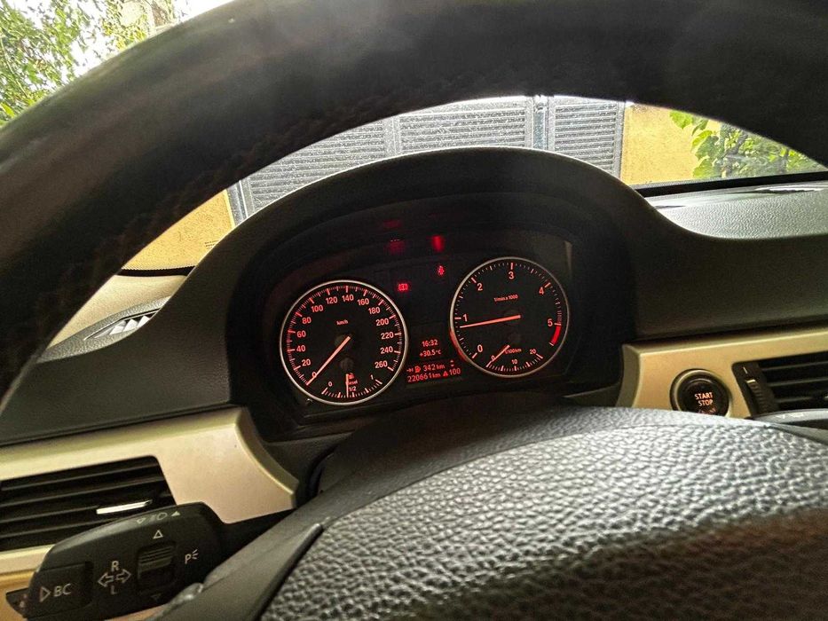 Vand BMW 316 D Anul de fabricatie 2011 PRET 4500 NEGOCIABIL