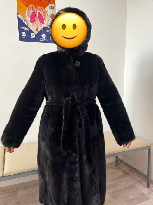 Норковая шуба б/у в цвете черный бриллиант