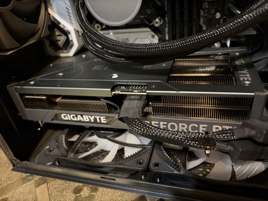 Видеокарту 4070super