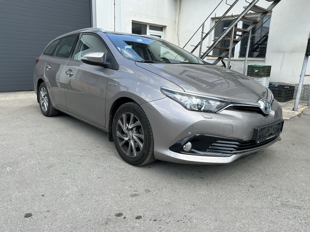 Toyota Auris 1.8 Hybrid 2018г -На части