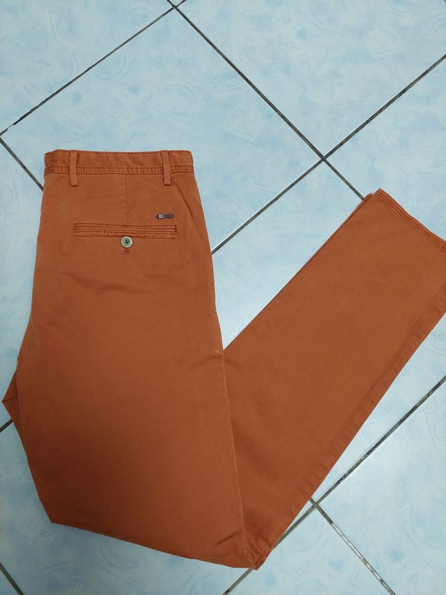 Pantaloni barbati 32(42) Zara, Mango