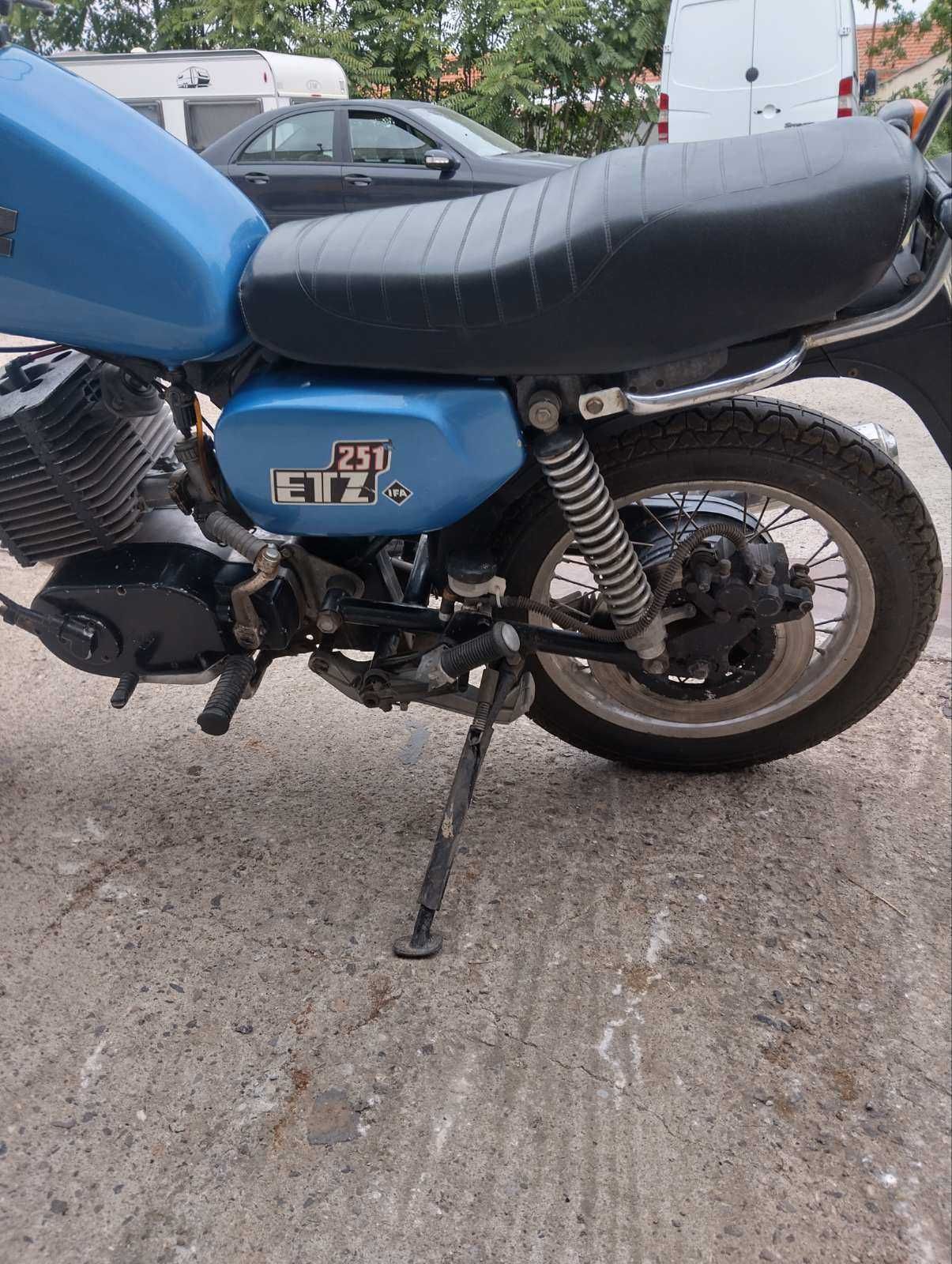MZ 251 ETZ, с документи