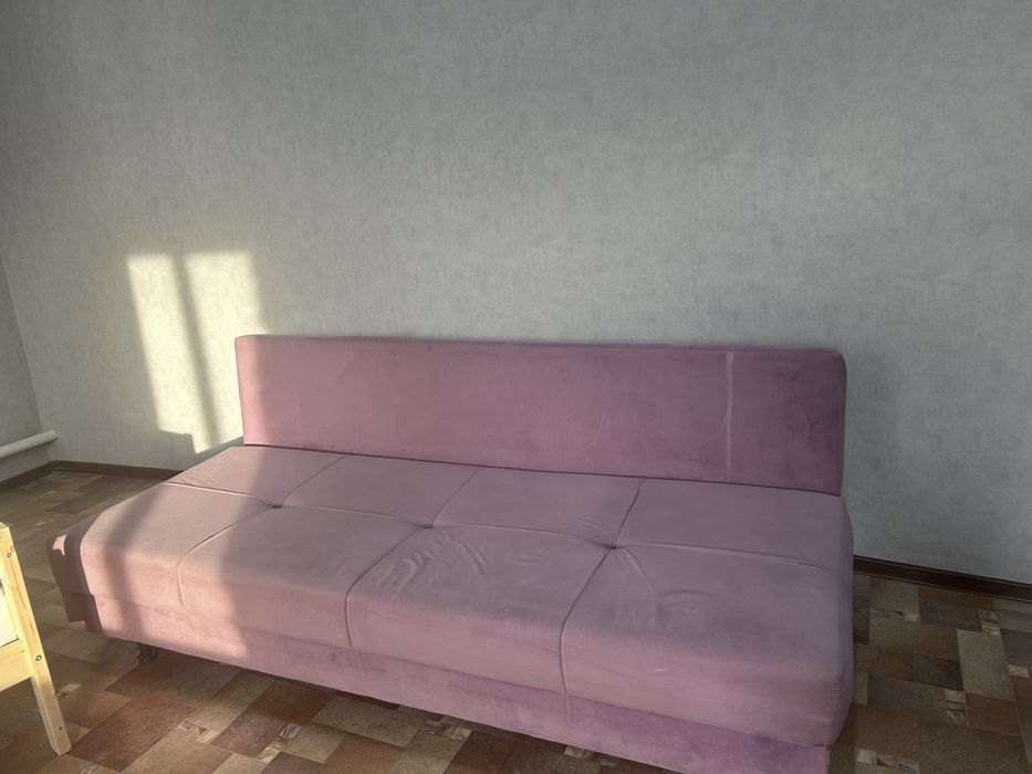 Диван сатылады.