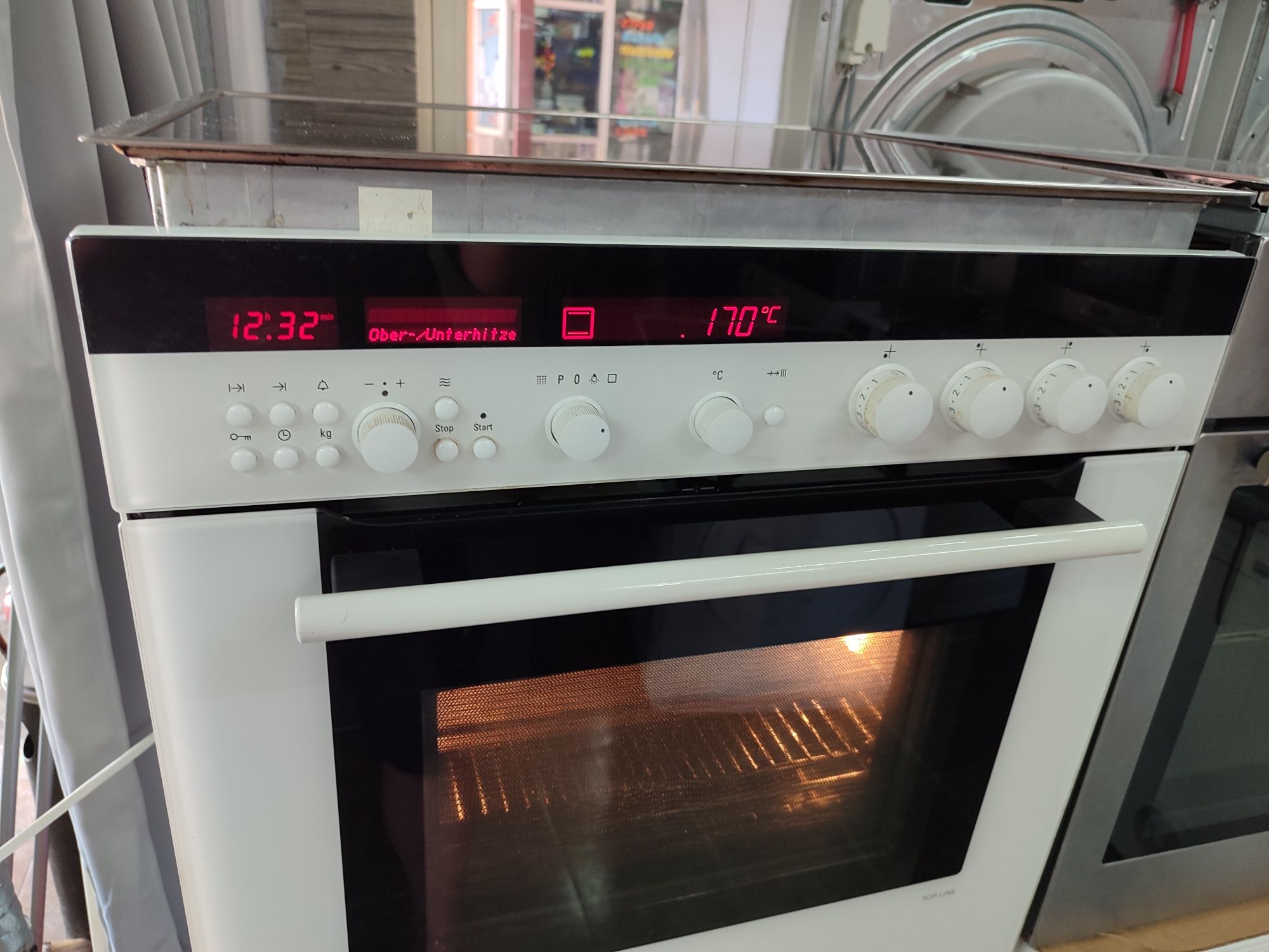 Фурна с котлони и микровълнова Siemens Пиролиза