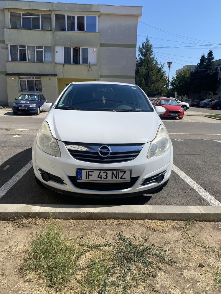 Opel corsa D 2010 1.2 benzina . 2300 euro