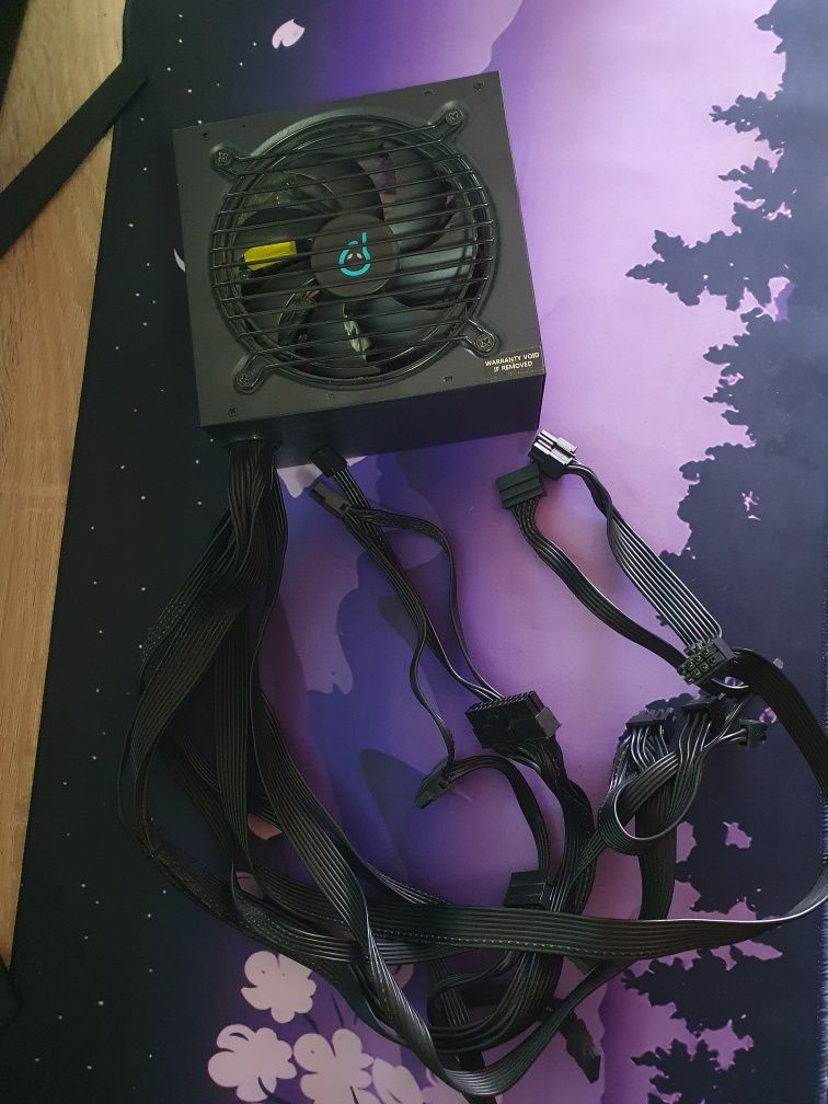 Vând sursă Spacer gaming