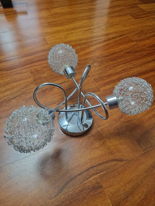 Aplica lumina foarte eleganta