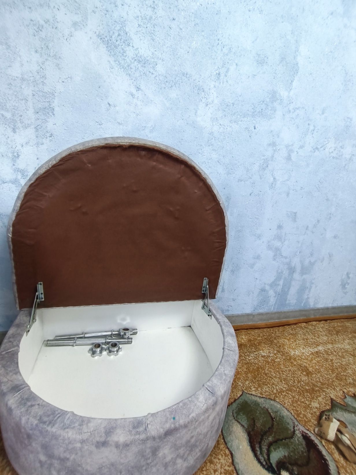 Продам диван в хорошем качестве