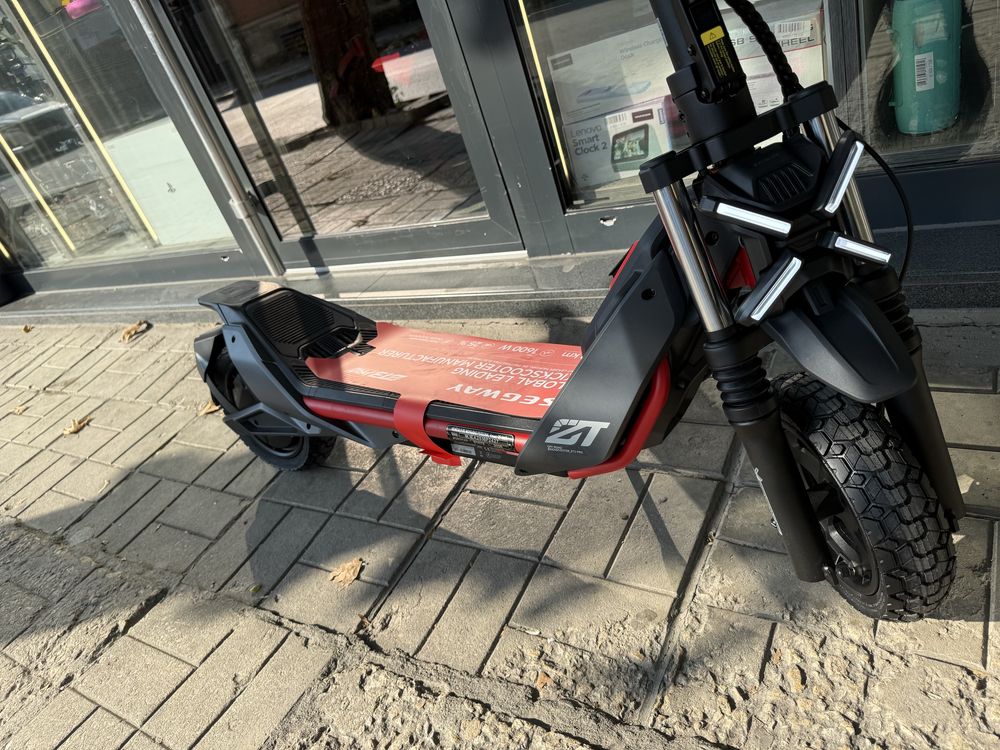 ЧИСТО НОВА!! Segway ZT3 PRO 1600W