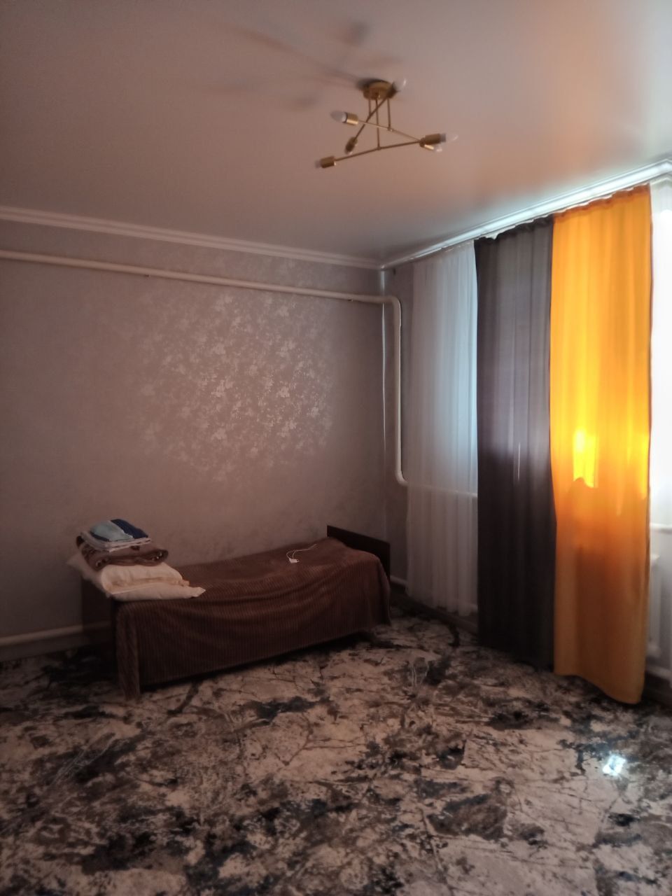 Уй сатылады 26 мкр жакын