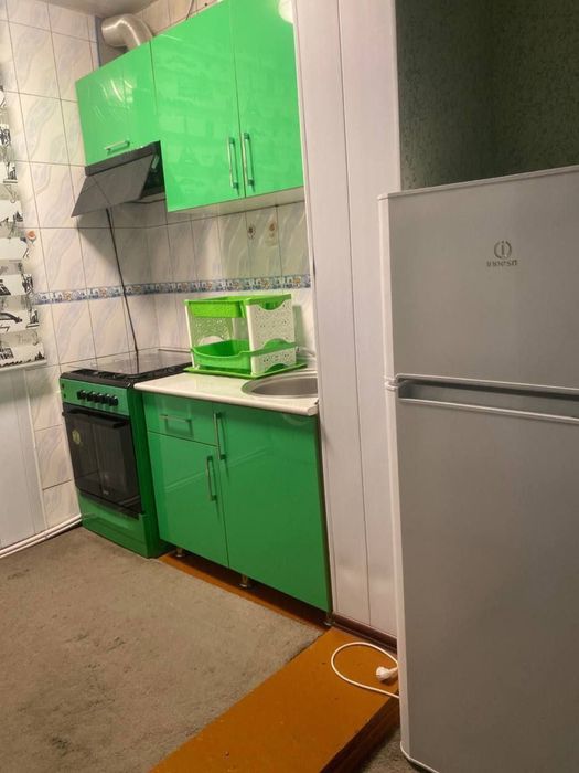 Квартира 2/4/4 чирчик 10-микрорайон