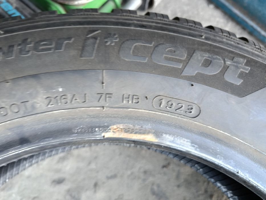 Зимни гуми -2023г.-15цола-175/65-1бр.-70лв."HANKOOK"-като нови