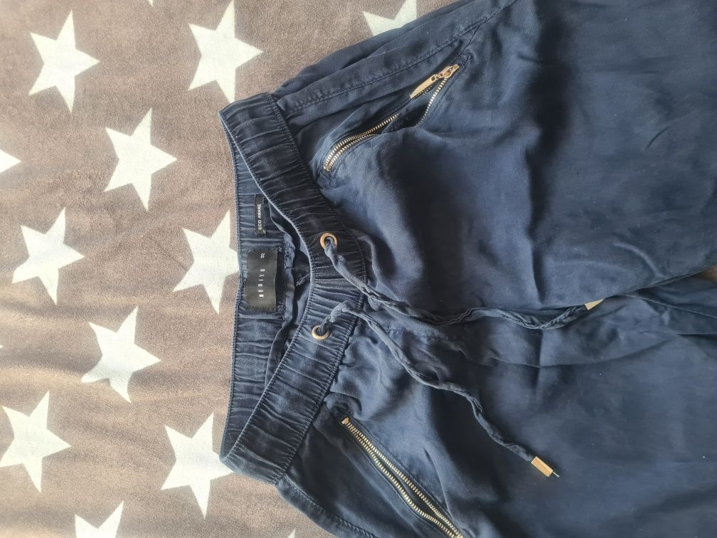 Pantaloni de vară MOHITO
