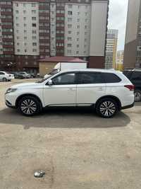 Mitsubishi Outlander 3