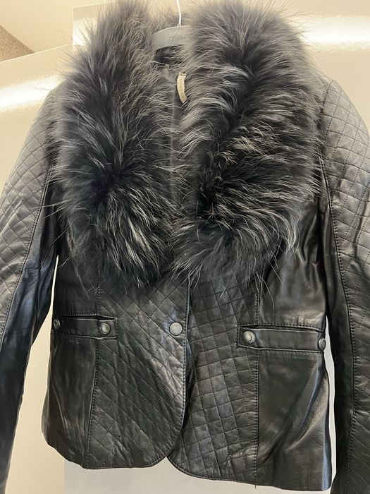 Яке от естествена кожа и естествена яка