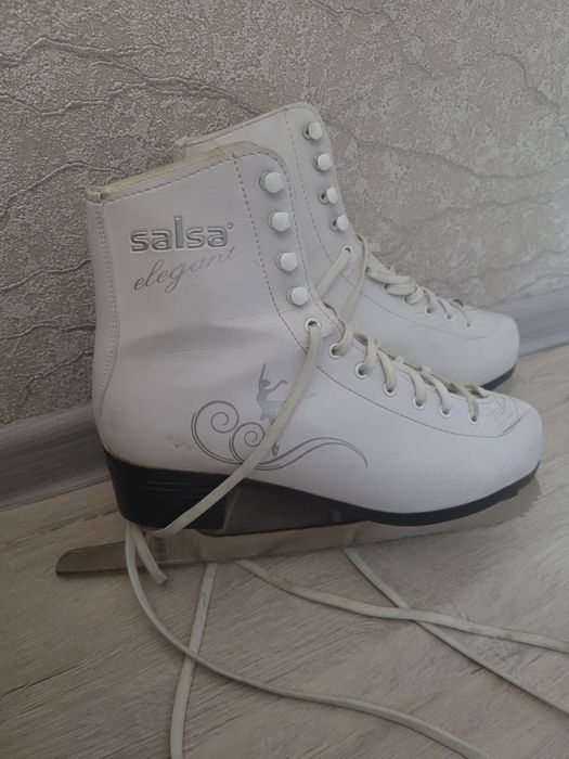 Продам коньки 40р