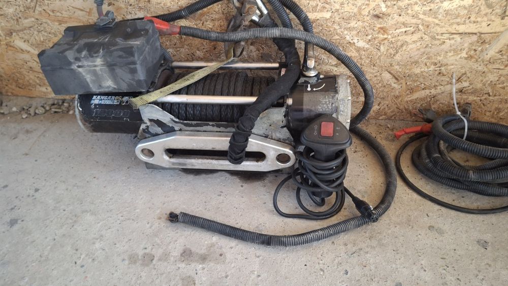 Capestan  troliu 12000btu