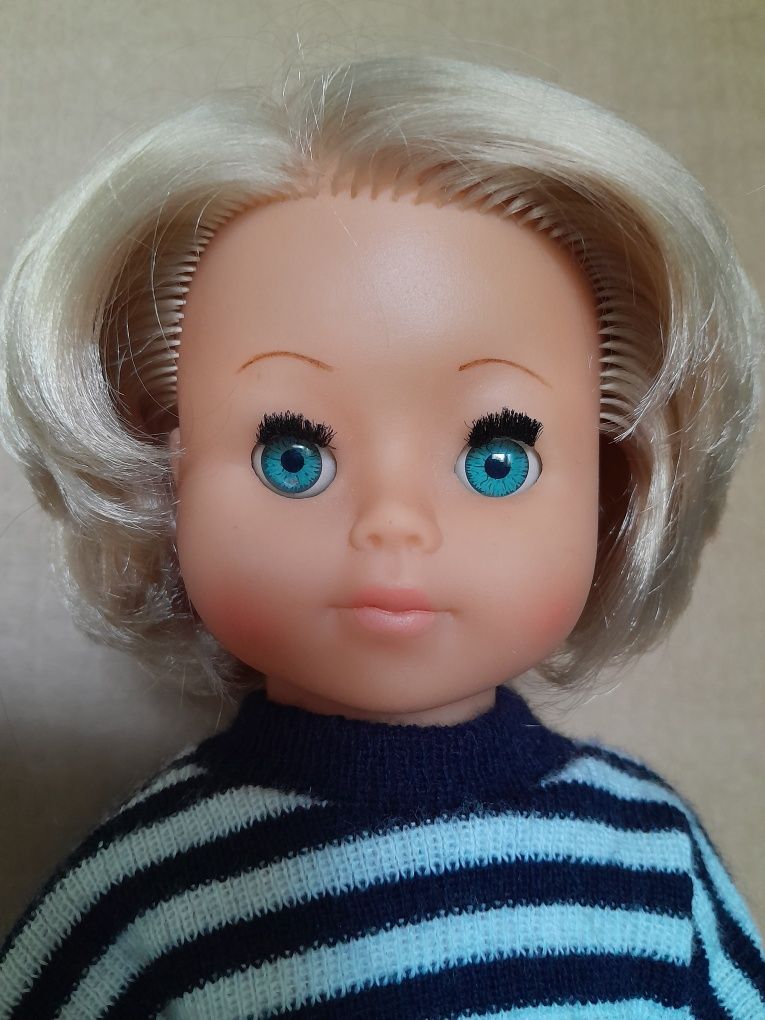 Кукла ГДР, в родной одежде