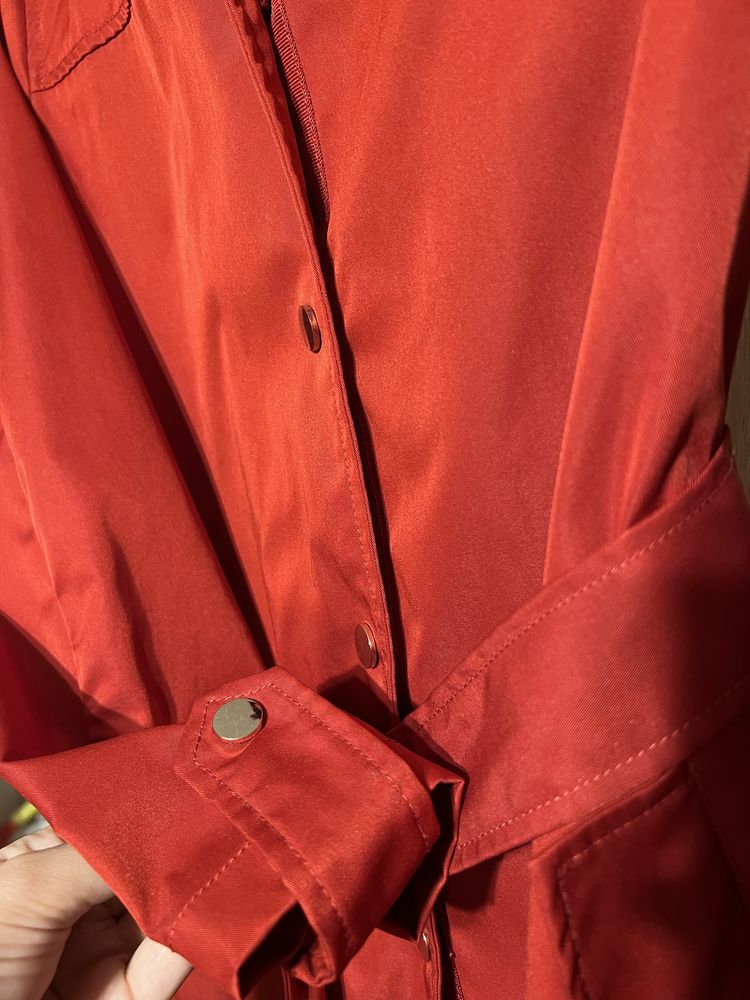 Червен тренч на Zara, чисто нов, размер S/M