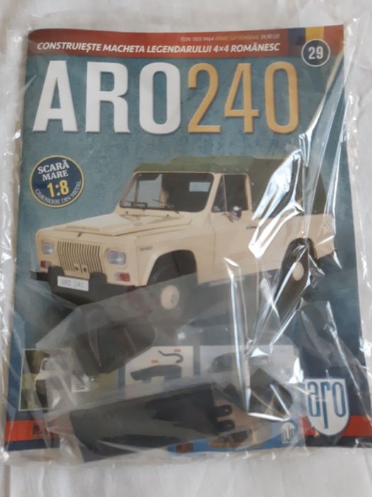 Revistele ARO 240 Machetă scara 1:8 Nr 1-130 la zi