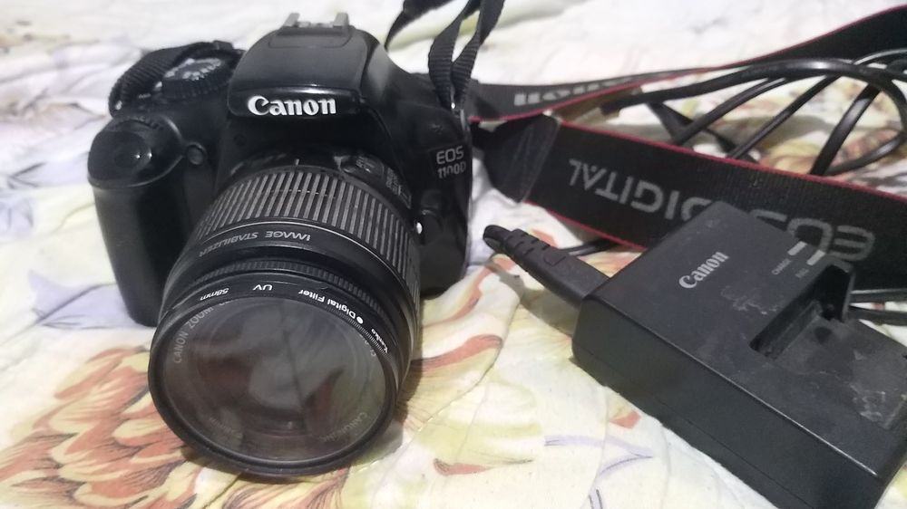 Фотоаппарат Canon1100