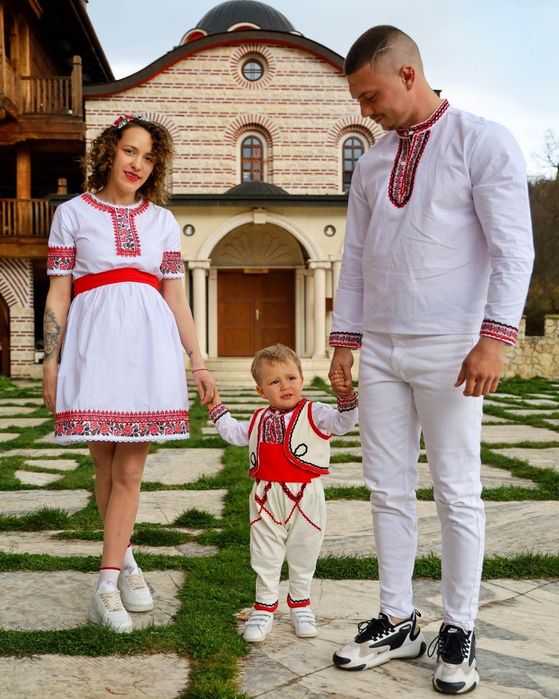 Народни носии за Мама тати и дете