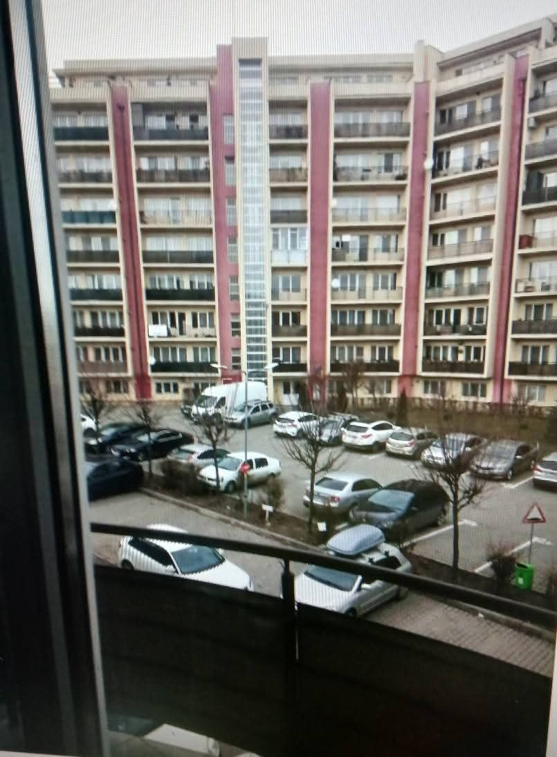 Persoană Fizică Dau în Chirie Apartament