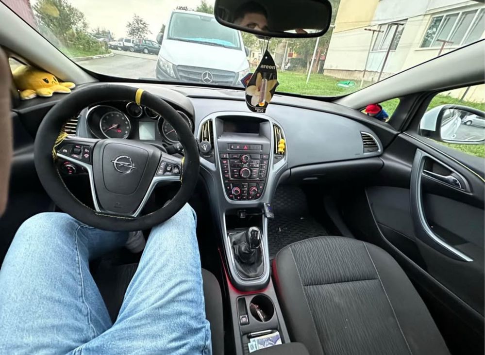 Opel Astra J GTC