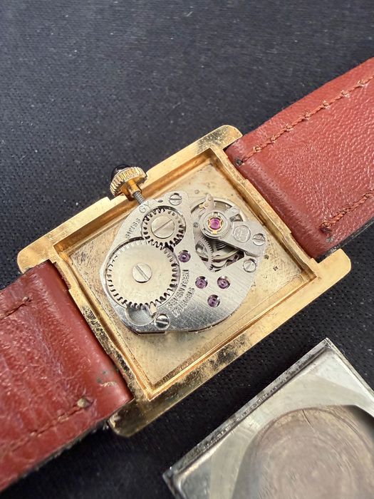 Gisiger Greder Son Tank часовник прилича на Cartier