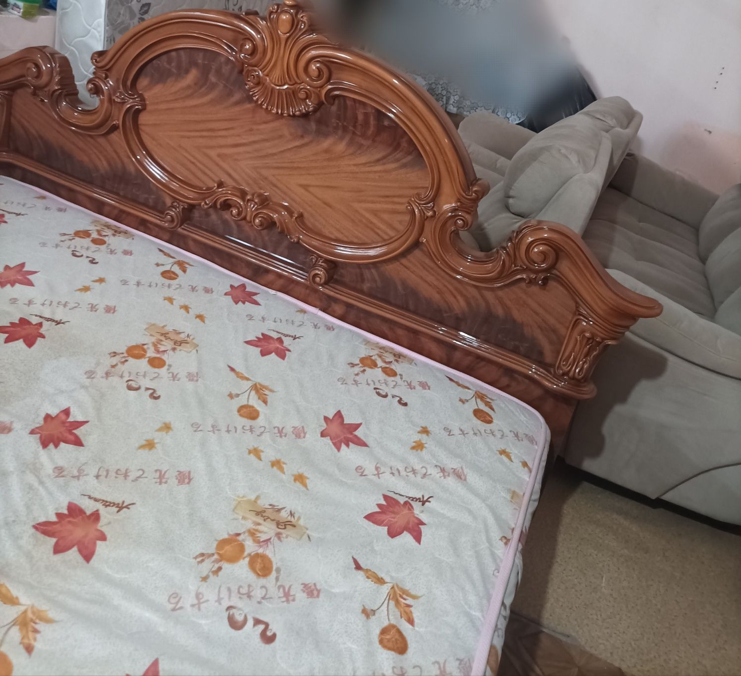 Продам спальный гарнитур