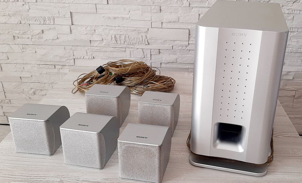 Boxe Sony sateliți și subwoofer