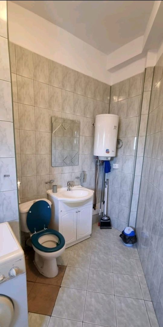 Inchiriez garsoniera 45m² Piata Romana